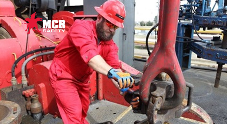 Oil Rig Safety Gear: PPE Worn Across On-Shore Drilling and Production Operations